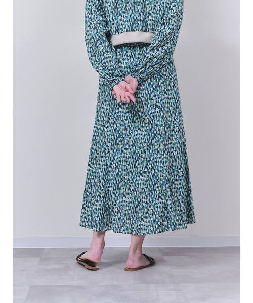 DOLLUPOOPS(ドールアップウップス)の「幾何学柄プリントフレアスカート(スカート・レディース・オレンジ/グリーン・38)」の11枚目の写真