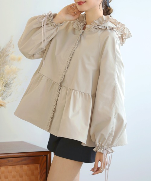 MERAKI(メラキ)の「フリルフードペプラムパーカーJKT(パーカー・レディース・ベージュ/ネイビー/ブラック・FREE)」の7枚目の写真