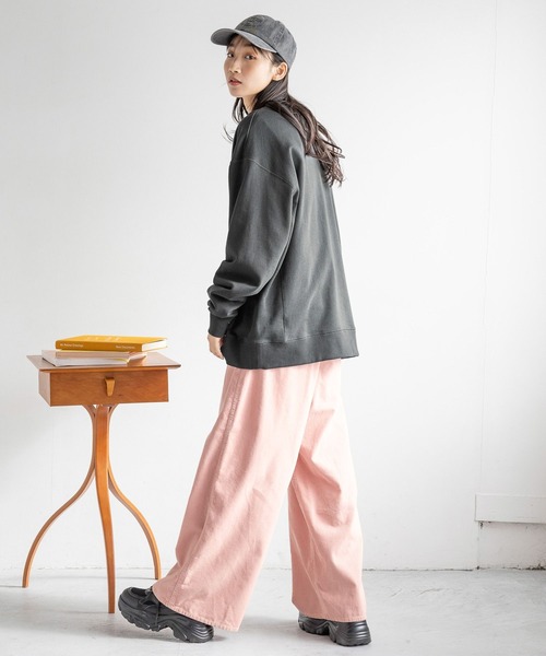 LOWRYS FARM（ローリーズファーム）の「コーデュロイワイドパンツ　252736（その他パンツ・レディース・アイボリー/ピンク/チャコールグレー/ブルー・MEDIUM/LARGE）」の16枚目の写真