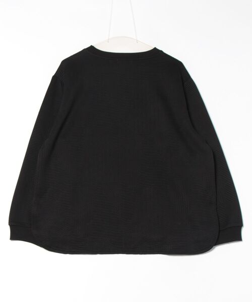 BELLUNA PLUS(ベルーナ)の「ふくれジャカードキルトプルオーバー(Tシャツ/カットソー・レディース・グレー/ブラック・MEDIUM/LARGE/X-LARGE)」の3枚目の写真