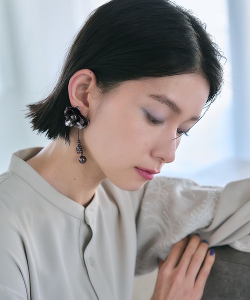 HARE（ハレ）の「ビッグフラワーイヤリング(HARE)（イヤリング・レディース・ブラック/シルバー・FREE）」の20枚目の写真