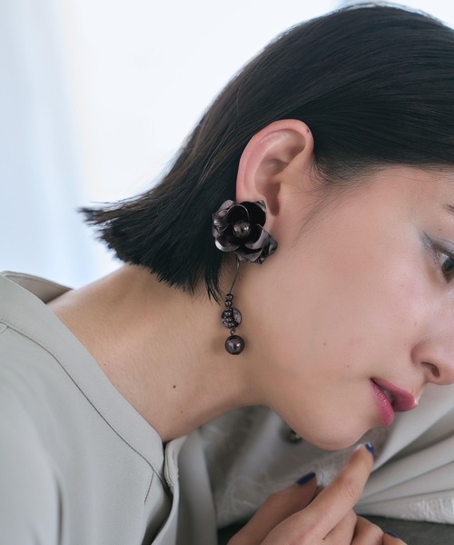 HARE（ハレ）の「ビッグフラワーイヤリング(HARE)（イヤリング・レディース・ブラック/シルバー・FREE）」の21枚目の写真