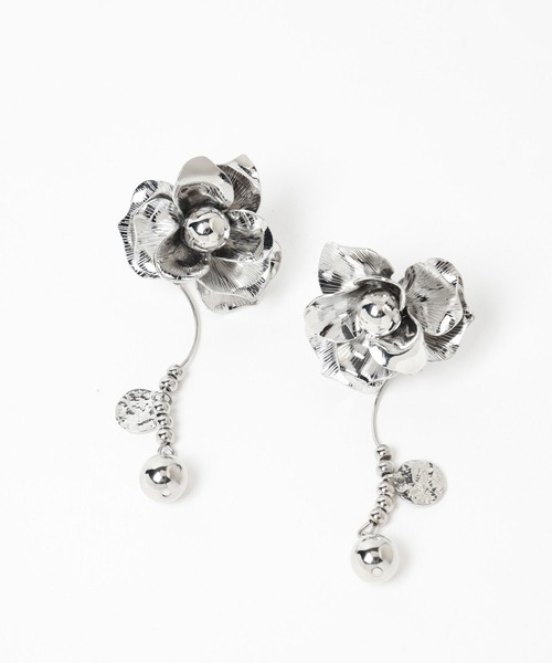 HARE（ハレ）の「ビッグフラワーイヤリング(HARE)（イヤリング・レディース・ブラック/シルバー・FREE）」の8枚目の写真