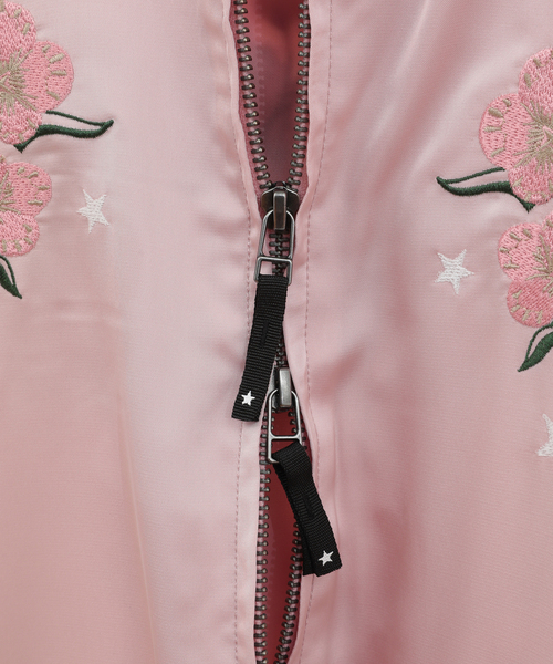 CONVERSE TOKYO（コンバーストウキョウ）の「SATIN SHORT SOUVENIR