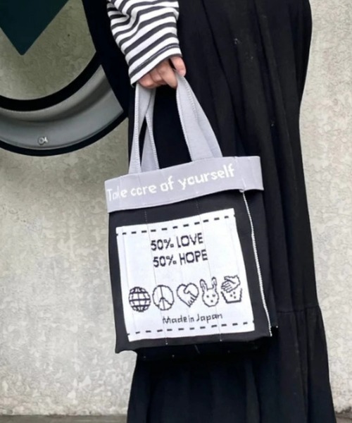 KNT365（ケイエヌティサンロクゴ）の「Co-Knitty Care Label（ハンドバッグ・レディース・ブラック・FREE）」の2枚目の写真