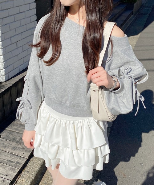 INGNI（イング）の「袖リボンオフショルショートスウェットトップス（スウェット・レディース・グレー/アイボリー/ブラック・M）」の3枚目の写真