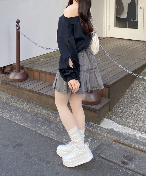 INGNI（イング）の「袖リボンオフショルショートスウェットトップス（スウェット・レディース・グレー/アイボリー/ブラック・M）」の17枚目の写真