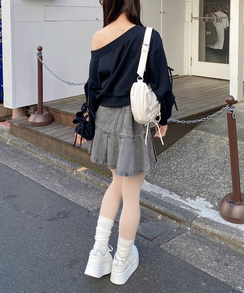 INGNI（イング）の「袖リボンオフショルショートスウェットトップス（スウェット・レディース・グレー/アイボリー/ブラック・M）」の18枚目の写真