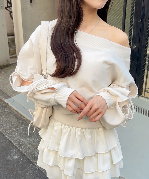 INGNI（イング）の「袖リボンオフショルショートスウェットトップス（スウェット・レディース・グレー/アイボリー/ブラック・M）」の21枚目の写真