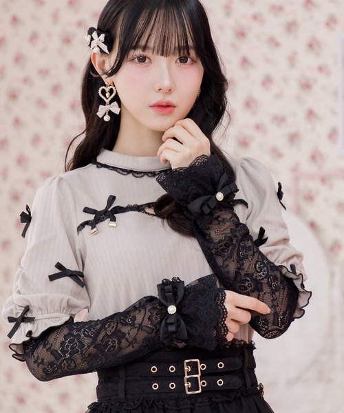 ROJITA(ロジータ)の「デコルテ開きリボンテレコトップス(Tシャツ/カットソー・レディース・ホワイト/ブラック/ベージュ・FREE)」の1枚目の写真