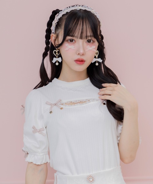 ROJITA(ロジータ)の「デコルテ開きリボンテレコトップス(Tシャツ/カットソー・レディース・ホワイト/ブラック/ベージュ・FREE)」の2枚目の写真