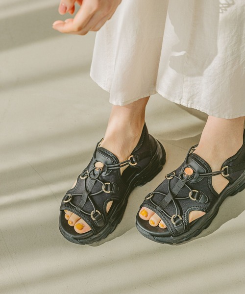 BAYFLOW（ベイフロー）の「[軽量♪疲れにくい]キレイメスニーカーサンダル（サンダル・レディース・アイボリー/ブラック・MEDIUM/LARGE）」の15枚目の写真