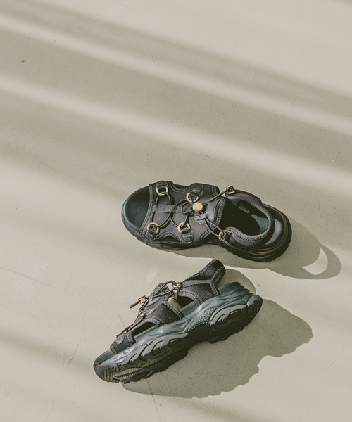 BAYFLOW（ベイフロー）の「[軽量♪疲れにくい]キレイメスニーカーサンダル（サンダル・レディース・アイボリー/ブラック・MEDIUM/LARGE）」の19枚目の写真