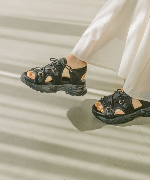 BAYFLOW（ベイフロー）の「[軽量♪疲れにくい]キレイメスニーカーサンダル（サンダル・レディース・アイボリー/ブラック・MEDIUM/LARGE）」の20枚目の写真