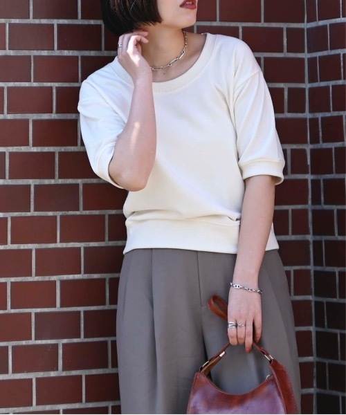 &HALF(アンドハーフ)の「ハーフスリーブスウェット(半袖スウェット)(Tシャツ/カットソー・レディース・アッシュグレー/ブラック/オフホワイト・FREE)」の5枚目の写真