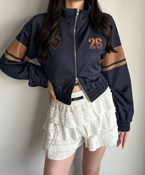 apres jour mignon(アプレジュールミニョン)の「ショート丈トラックジャケット【ZOZOTOWN限定アイテム 】(ブルゾン・レディース・ネイビー/ブラック/レッド・フリー/X-LARGE)」の2枚目の写真