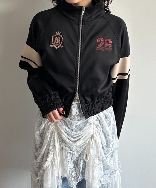 apres jour mignon(アプレジュールミニョン)の「ショート丈トラックジャケット【ZOZOTOWN限定アイテム 】(ブルゾン・レディース・ネイビー/ブラック/レッド・フリー/X-LARGE)」の5枚目の写真