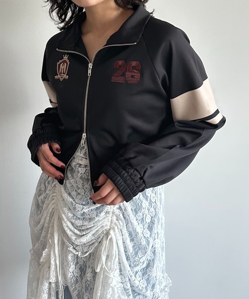 apres jour mignon(アプレジュールミニョン)の「ショート丈トラックジャケット【ZOZOTOWN限定アイテム 】(ブルゾン・レディース・ネイビー/ブラック/レッド・フリー/X-LARGE)」の13枚目の写真