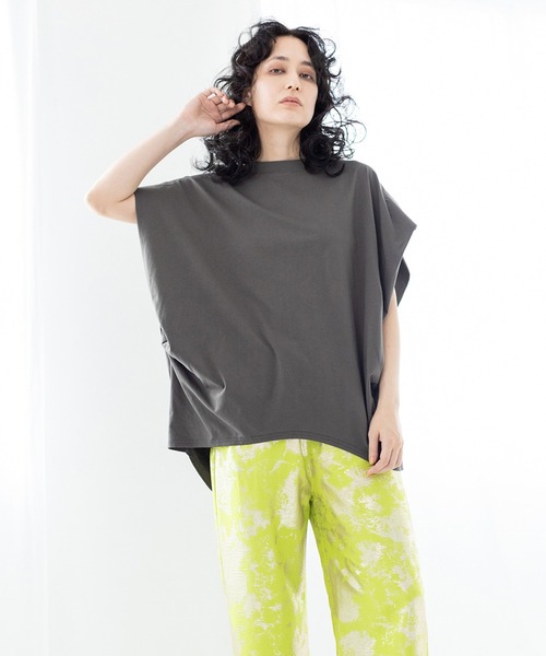 OSMOSIS(オズモーシス)の「サイドドレーププルオーバー(Tシャツ/カットソー・レディース・ライトグリーン/ライトベージュ/チャコール/パープル/ブラック・ONE SIZE)」の2枚目の写真