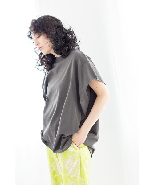 OSMOSIS(オズモーシス)の「サイドドレーププルオーバー(Tシャツ/カットソー・レディース・ライトグリーン/ライトベージュ/チャコール/パープル/ブラック・ONE SIZE)」の9枚目の写真
