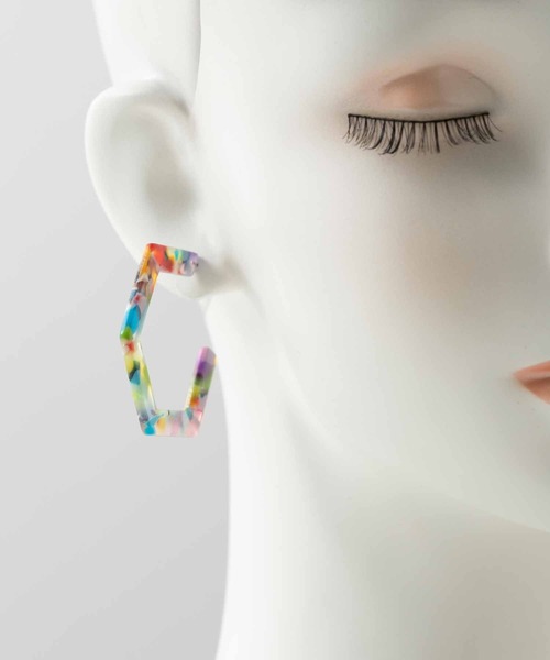 big metal london(ビッグメタルロンドン)の「【金属アレルギー対応】深紅6角形ピアス Scarlett Hexagon Resin Large Hoop Piasu(ピアス(両耳用)・レディース・パープル系その他/レッド系その他/ブルー系その他・FREE)」の6枚目の写真