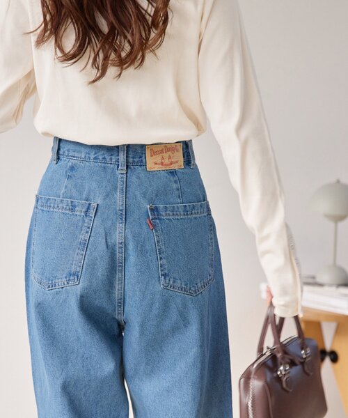 DISCOAT(ディスコート)の「ライトデニムクラッシュワイドパンツ(デニムパンツ・レディース・ブルー・SMALL/MEDIUM/LARGE)」の6枚目の写真
