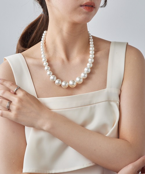 MAISON BREEZE（メゾンブリーズ）の「【MAISON BREEZE】グラデーションパールショートネックレス OSWY（ネックレス・レディース・ホワイト・FREE）」の6枚目の写真