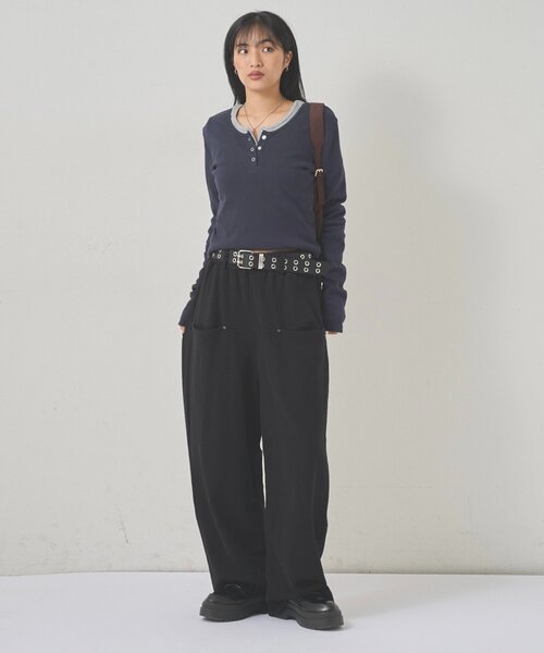 WHO'S WHO gallery（フーズフーギャラリー）の「【低身長・高身長対応】スラッシュポケットスウェットイージーパンツ（スウェットパンツ・レディース・グレー/ブラック/ブラック系その他/ダークブラウン/ライトグレー/カーキ/ネイビー/ブラック系その他2/ブラウン系その他・MEDIUM/SMALL/X-SMALL）」の22枚目の写真