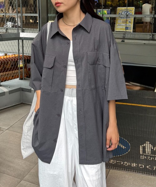 MoL（モル）の「【MOL】ユニセックスドライバーズワイドシャツ（シャツ/ブラウス・レディース・ネイビー/チャコールグレー/ブラック・ONE SIZE/LARGE/MEDIUM）」の5枚目の写真