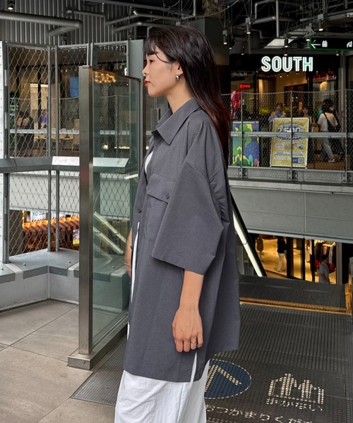 MoL（モル）の「【MOL】ユニセックスドライバーズワイドシャツ（シャツ/ブラウス・レディース・ネイビー/チャコールグレー/ブラック・ONE SIZE/LARGE/MEDIUM）」の7枚目の写真