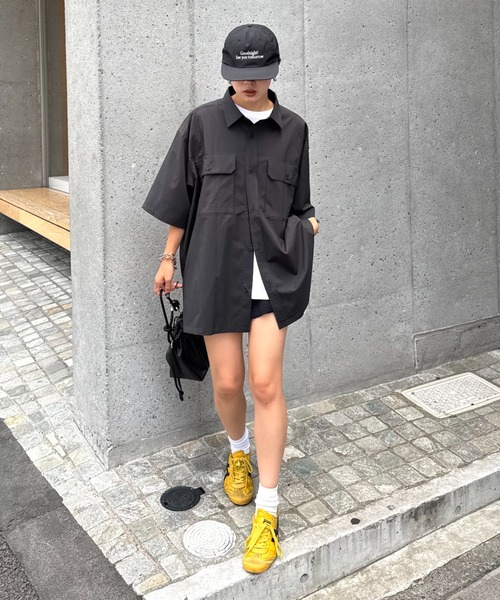 MoL（モル）の「【MOL】ユニセックスドライバーズワイドシャツ（シャツ/ブラウス・レディース・ネイビー/チャコールグレー/ブラック・ONE SIZE/LARGE/MEDIUM）」の22枚目の写真