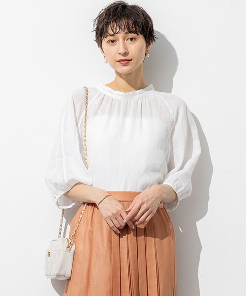 23区 L(ニジュウサンクオオキイサイズ)の「【洗える】LIBECOリネン ボリュームスリーブ ブラウス(シャツ/ブラウス・レディース・ホワイト系/ダークブラウン系/ダークグリーン系/ふじ色系/スカイブルー系/オールドローズ系・48/46/44)」の1枚目の写真
