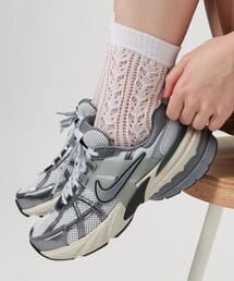 NIKE | ＜NIKE＞ウィメンズ V2K RUN グレー/スニーカー(スニーカー)