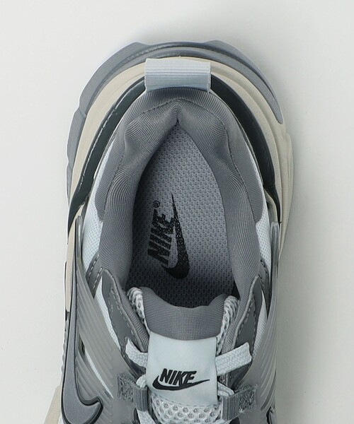 NIKE（ナイキ）の「＜NIKE＞ウィメンズ V2K RUN グレー/スニーカー（スニーカー・レディース・ダークグレー・23cm/23.5cm/24cm/25cm/24.5cm）」の10枚目の写真