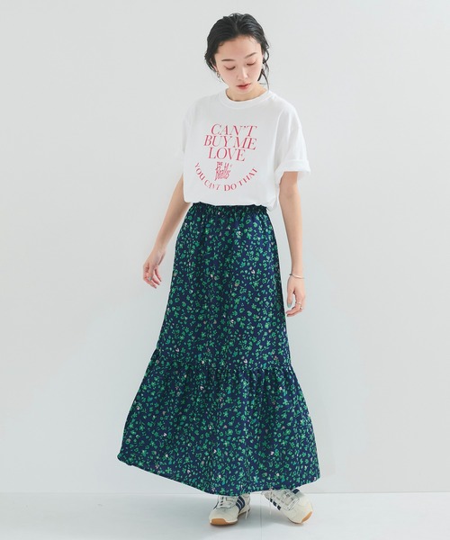 le cercle ADAM ET ROPE'(ルセルクルアダムエロペ)の「小花柄ティアードスカート(スカート・レディース・ブラック系その他2/ブルー系その他6・FREE)」の3枚目の写真
