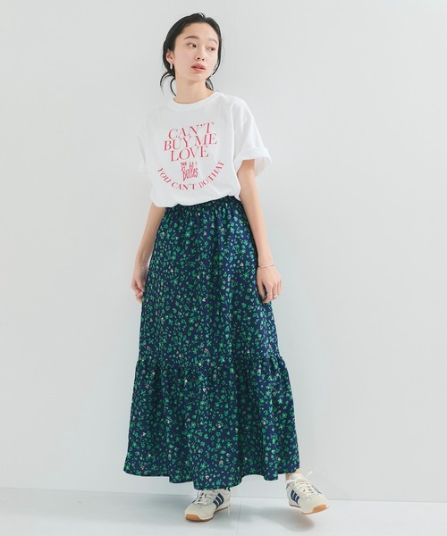 le cercle ADAM ET ROPE'(ルセルクルアダムエロペ)の「小花柄ティアードスカート(スカート・レディース・ブラック系その他2/ブルー系その他6・FREE)」の5枚目の写真
