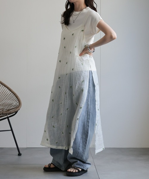 ap retro(アプレトロ)の「小花柄刺繍シアーキャミワンピース(ワンピース・レディース・ブラック/アイボリー・FREE)」の6枚目の写真