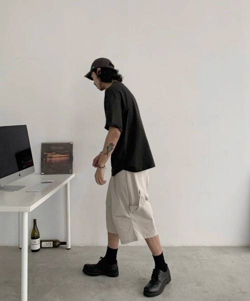 NOWLE（ノウル）の「【NOWLE】ルーズフィット ナイロン カーゴ ハーフパンツ（カーゴパンツ・メンズ・ブラック/グレイッシュベージュ・SMALL/MEDIUM/LARGE/X-LARGE）」の3枚目の写真