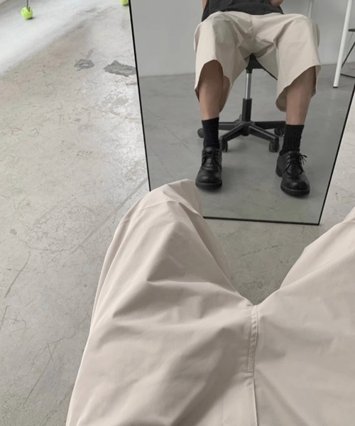 NOWLE（ノウル）の「【NOWLE】ルーズフィット ナイロン カーゴ ハーフパンツ（カーゴパンツ・メンズ・ブラック/グレイッシュベージュ・SMALL/MEDIUM/LARGE/X-LARGE）」の21枚目の写真