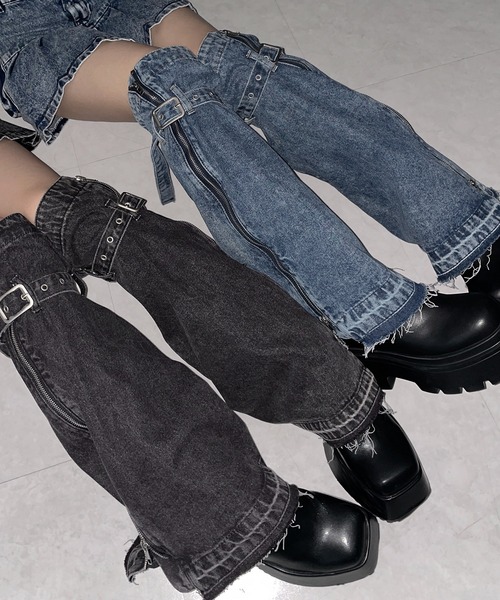 me+em select（ミームセレクト）の「【 ２color 】ベルテッドサイドジップデニムレッグカバー ／ Belted side zip denim leg cover（レッグウォーマー・レディース・ブラック/ブルー・FREE）」の3枚目の写真