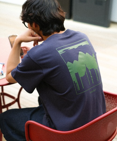 BROKEN BASE(ブロークンベース)の「シティマウンテングラフィックTシャツ(Tシャツ/カットソー・メンズ・ネイビー/ホワイト/アッシュ・MEDIUM/LARGE)」の3枚目の写真