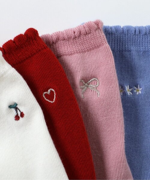 apres les cours（アプレレクール）の「ワンポイント刺繍クルーソックス（ソックス/靴下・キッズ・ブルー/アイボリー/ピンク/レッド・12/15 /18/21）」の7枚目の写真