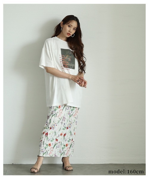 Sawa a la mode(サワアラモード)の「花柄パネルプリントビッグTシャツ(Tシャツ/カットソー・レディース・ブラック/ホワイト・FREE)」の6枚目の写真