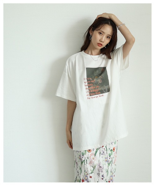 Sawa a la mode(サワアラモード)の「花柄パネルプリントビッグTシャツ(Tシャツ/カットソー・レディース・ブラック/ホワイト・FREE)」の12枚目の写真