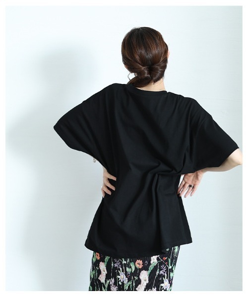 Sawa a la mode(サワアラモード)の「花柄パネルプリントビッグTシャツ(Tシャツ/カットソー・レディース・ブラック/ホワイト・FREE)」の16枚目の写真