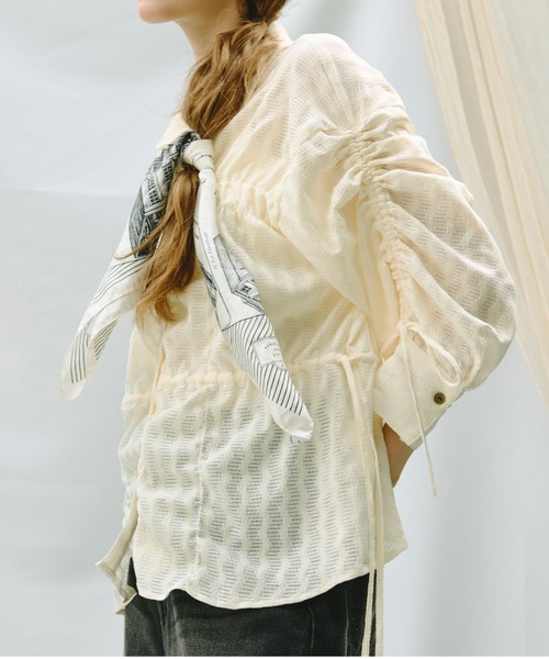 loin nuit(ロワンニュイ)の「shirring ribbon tops / シャーリングリボントップス(シャツ/ブラウス・レディース・ホワイト/ライトグリーン・FREE)」の15枚目の写真