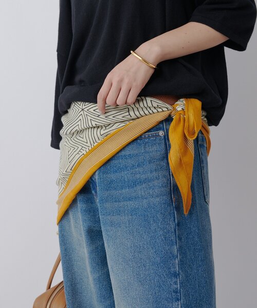 RIVE DROITE（リヴドロワ）の「【アレンジ自在！】スクエアストール（ストール/ショール・レディース・マスタード/ブラック・FREE）」の15枚目の写真