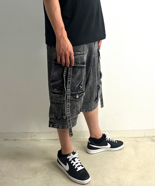 ARCADE(アーケード)の「10.5oz ルーズフィット テクノカーゴ デニムハーフパンツ HALHAM(カーゴパンツ・メンズ・ブルー/ブラック・XL/M/L)」の8枚目の写真
