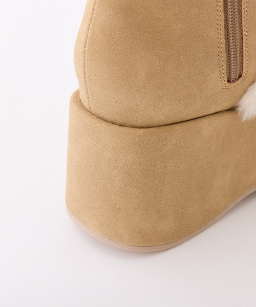 one after another NICE CLAUP（ワンアフターアナザーナイスクラップ）の「【再入荷】マイナス3キロ見えレースアップムートンブーツ（ブーツ・レディース・ダークブラウン/ベージュ・L/M/S）」の5枚目の写真