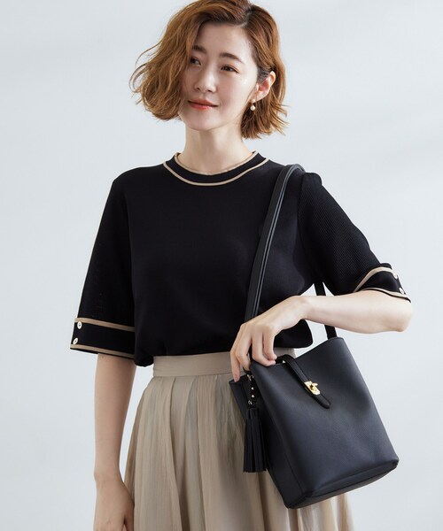 grove(グローブ)の「人間工学ベルトタッセル縦型ショルダー(ショルダーバッグ・レディース・モスグリーン/ボルドー/シルバー系その他/ブラック・00)」の1枚目の写真